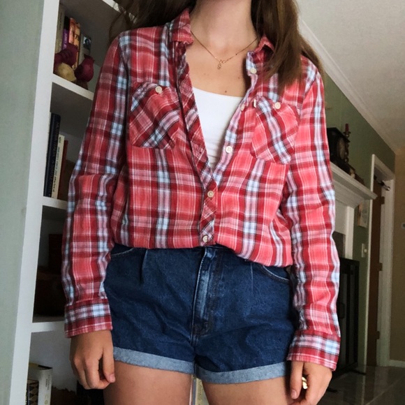 Levi’s Flannel - Picture 2 of 4